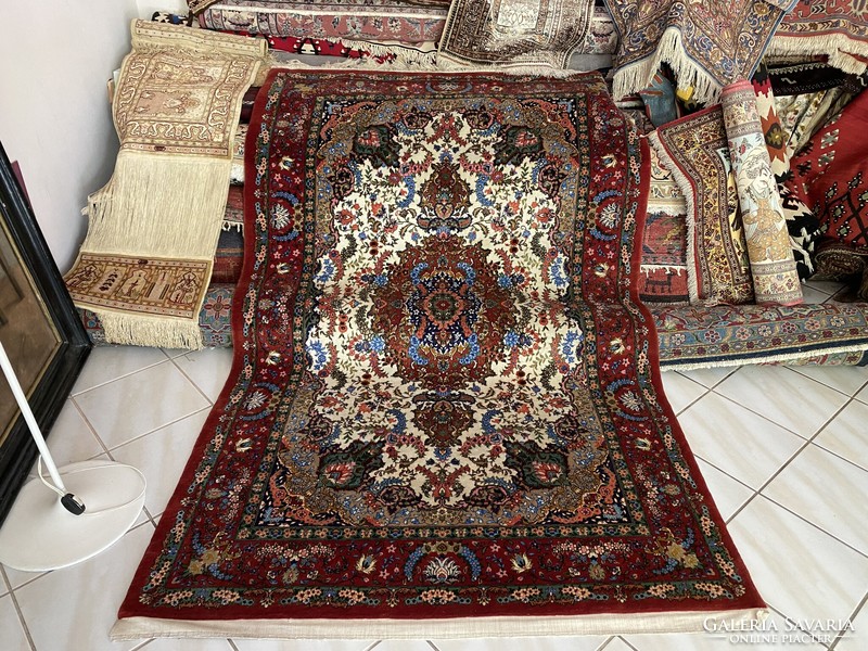 Exkluzív Kézi Csomózású Ghom Perzsa Szőnyeg Selyemmel – 220×130