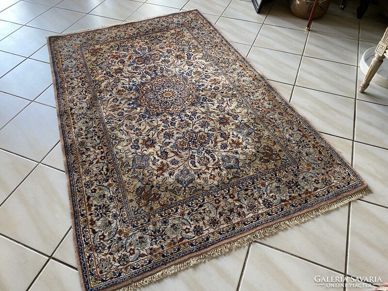 Exkluzív Isfahan Selyem Perzsa Szőnyeg 167×110