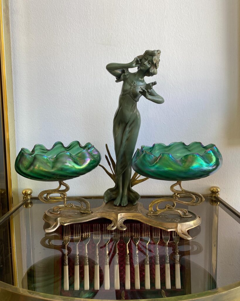 Art Nouveau figural Centerpiece around 1900……….. - 1